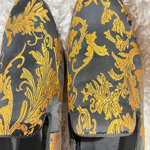 La Milino Men\'s Black Loafers Ensconced with Gold accents size 8.5 main image 7